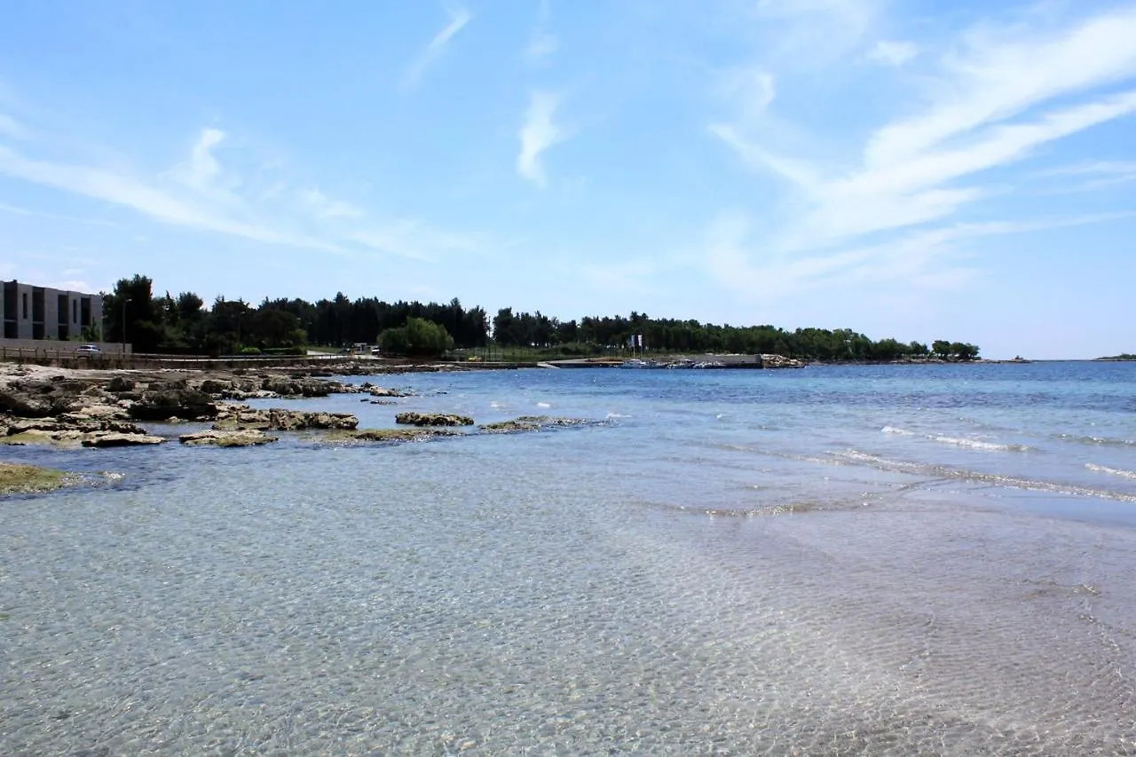 Apartments By The Sea Zambratija, Umag - 7030