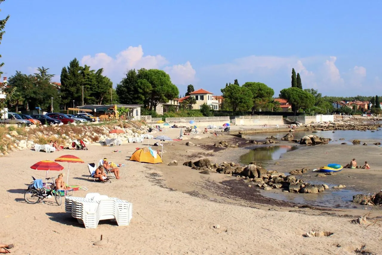 Apartments By The Sea Zambratija, Umag - 7030